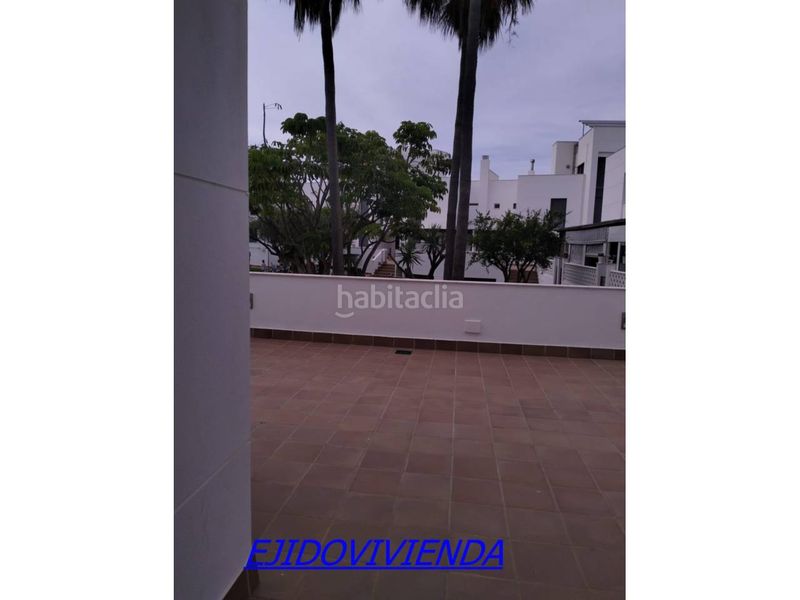 Foto 7ac9919f-5e3c-46db-9fc4-f08566ee3694. Casa amb aparcament piscina a Almerimar Ejido (El)
