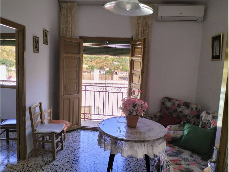 Foto cc326a37-60ae-40f3-8df2-2be446ce8253. Casa amb aparcament a Ugíjar