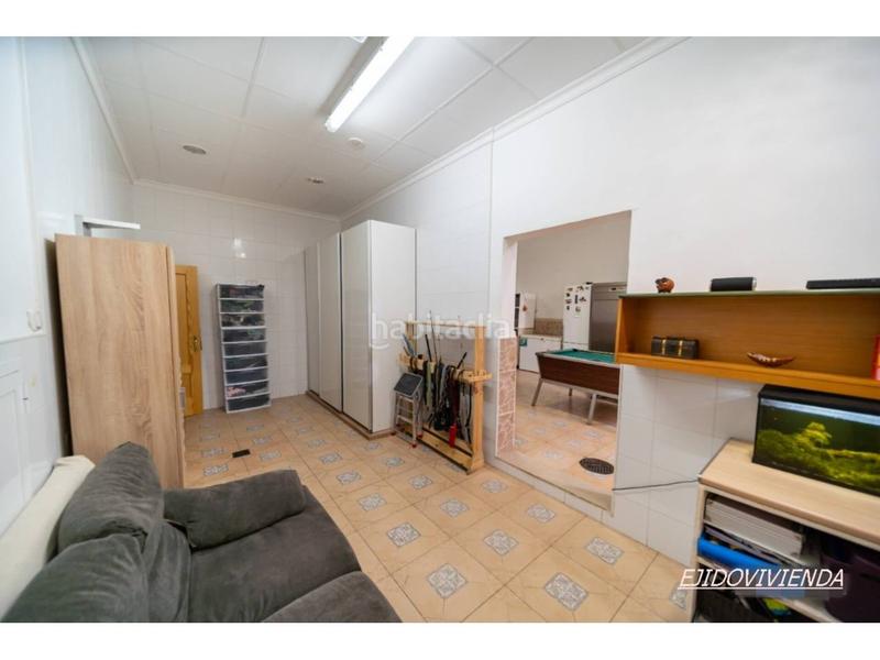 Foto 5fcc2928-df01-4f5d-8915-e10260b765e2. Casa amb aparcament a Plaza de la Luz Ejido (El)