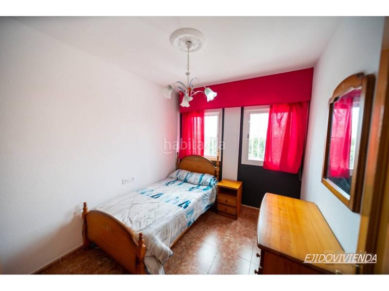 Foto 767f1809-df67-46d8-896c-e9184b840807. Casa amb aparcament a Plaza de la Luz Ejido (El)