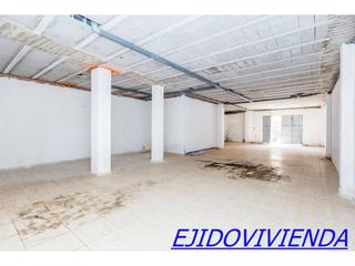 Local commercial à Santa María del Águila. Local en venta en santa maría del águila