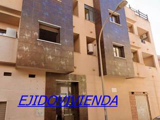 Local commercial à Plaza de la Luz. Piso en venta en barrio plaza de la luz