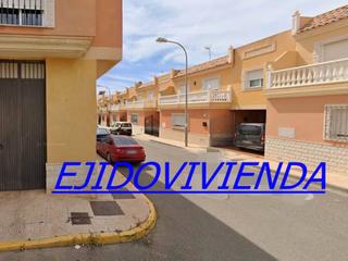 Maison à Las Cabañuelas. Duplex ocupada
