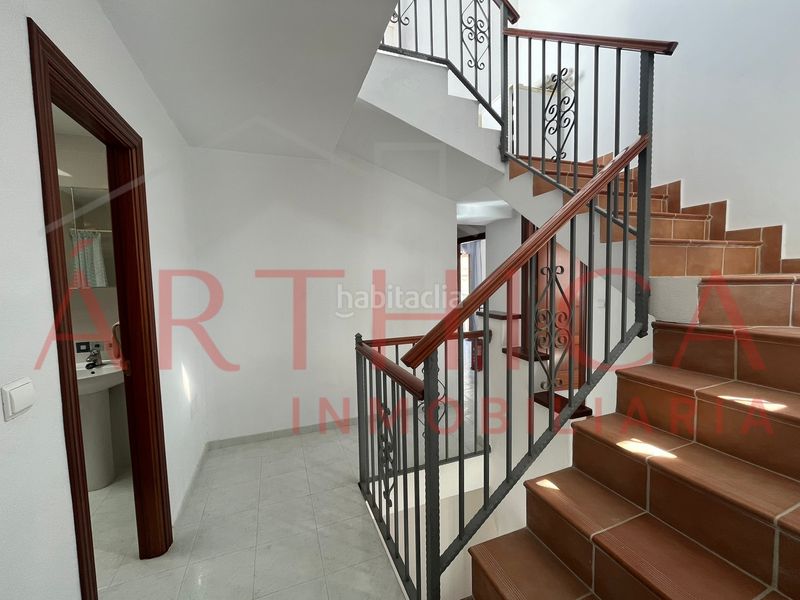Foto 23653895-b6c2-4a02-9d10-5ba2fad457c3. Casa a schiera con camino parcheggio in Valle de Abdalajís