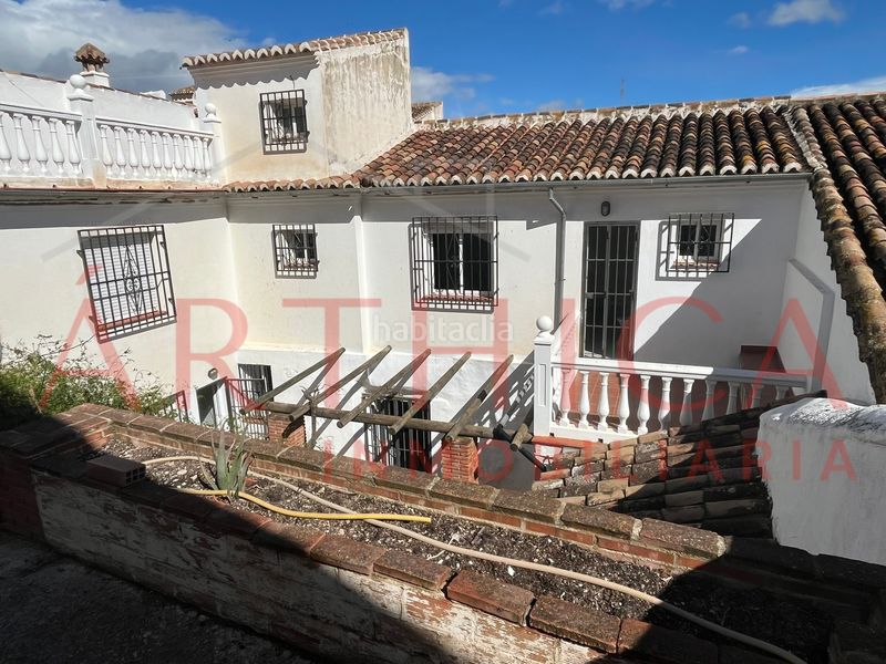 Foto 547a6923-2d54-4122-a9ec-8bc913b23635. Casa a schiera con camino parcheggio in Valle de Abdalajís
