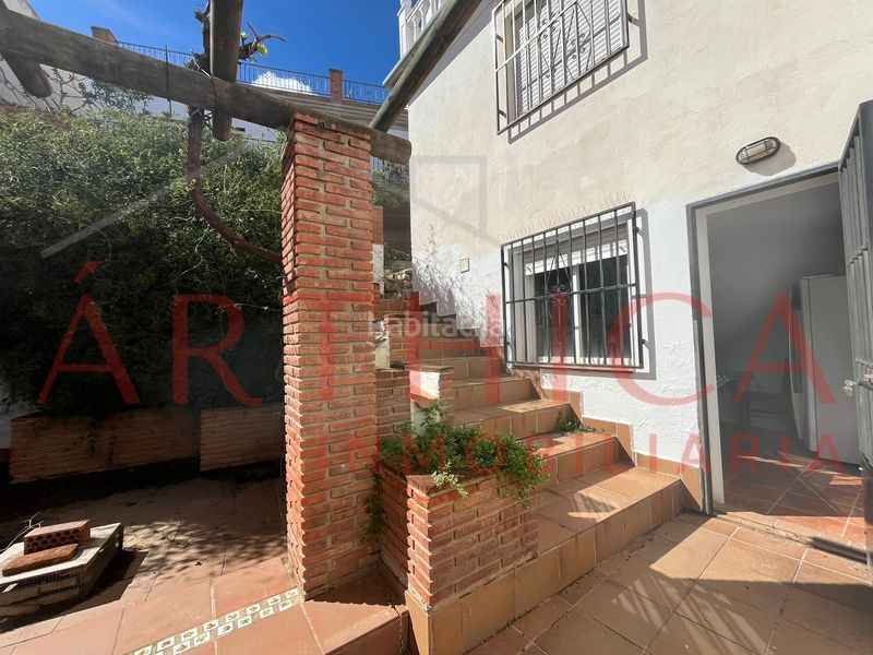 Foto 85b72082-2f2a-4f38-87a6-b01f45c7ca16. Casa a schiera con camino parcheggio in Valle de Abdalajís