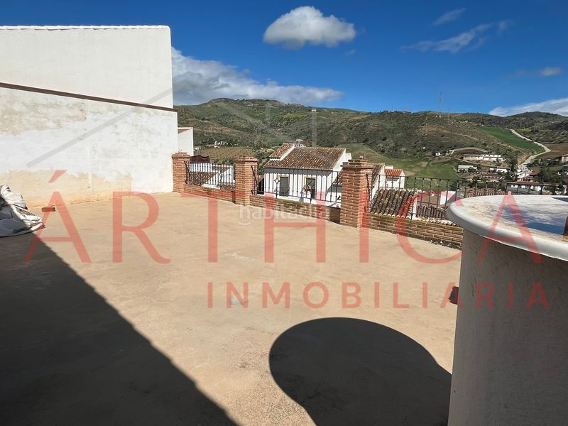 Foto 9bd161ce-51a9-4e0e-84f9-8c261deb854d. Casa a schiera con camino parcheggio in Valle de Abdalajís