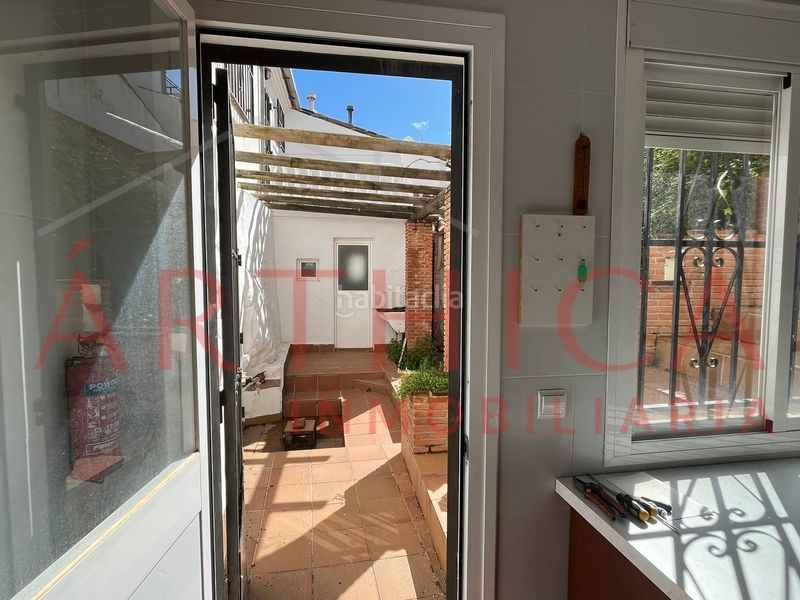 Foto d373796b-c911-4bec-a4a1-dde0d2dd96b9. Casa a schiera con camino parcheggio in Valle de Abdalajís