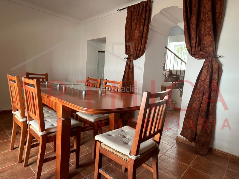 Foto f53011c9-9f64-4181-a2ad-6506ef2e41e9. Casa a schiera con camino parcheggio in Valle de Abdalajís
