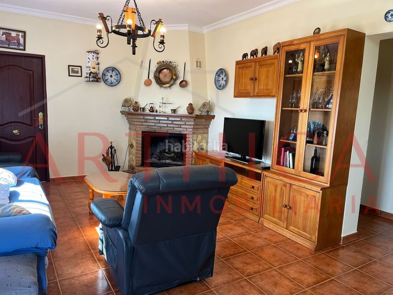 Foto 2b21ea2e-4889-4866-90ef-351802ab82b5. Chalet avec cheminée parking dans Álora