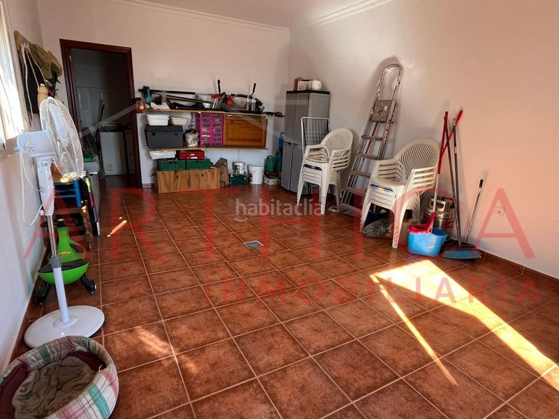 Foto abd5f643-42d1-40d6-8af6-b63c657a0885. Chalet avec cheminée parking dans Álora