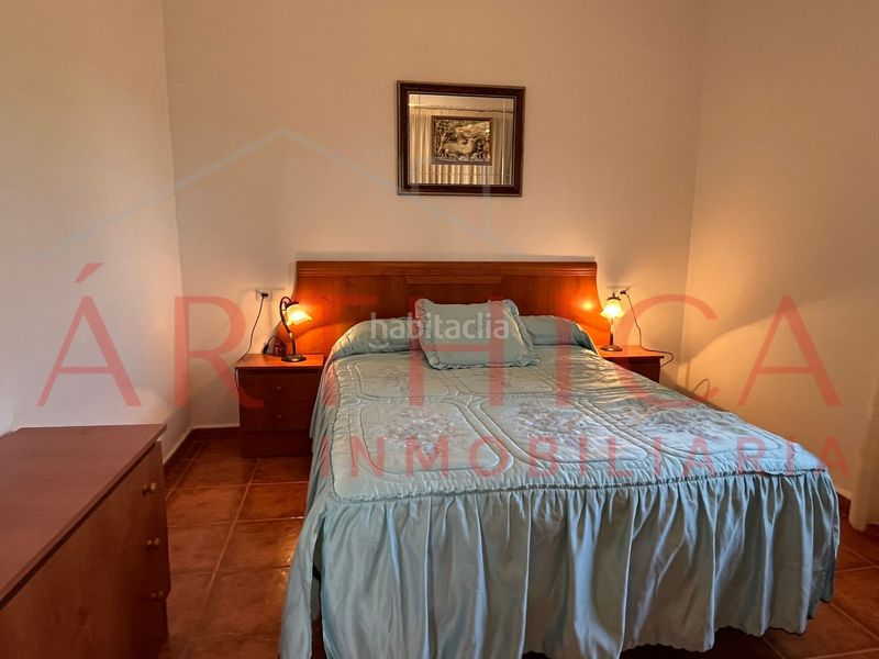 Foto bafc0cf6-c89f-42ce-9395-cc242456be56. Chalet avec cheminée parking dans Álora
