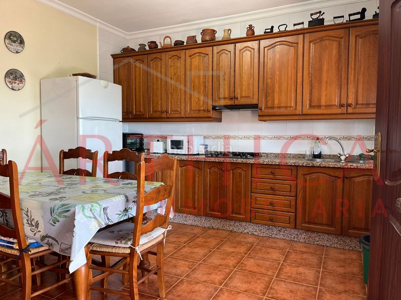Foto d860cb38-3c52-49fe-b0bc-f0c709e4cfbf. Chalet avec cheminée parking dans Álora