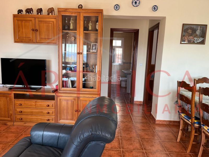 Foto ded505fd-b9e9-45f2-a93b-173e72f0d962. Chalet avec cheminée parking dans Álora