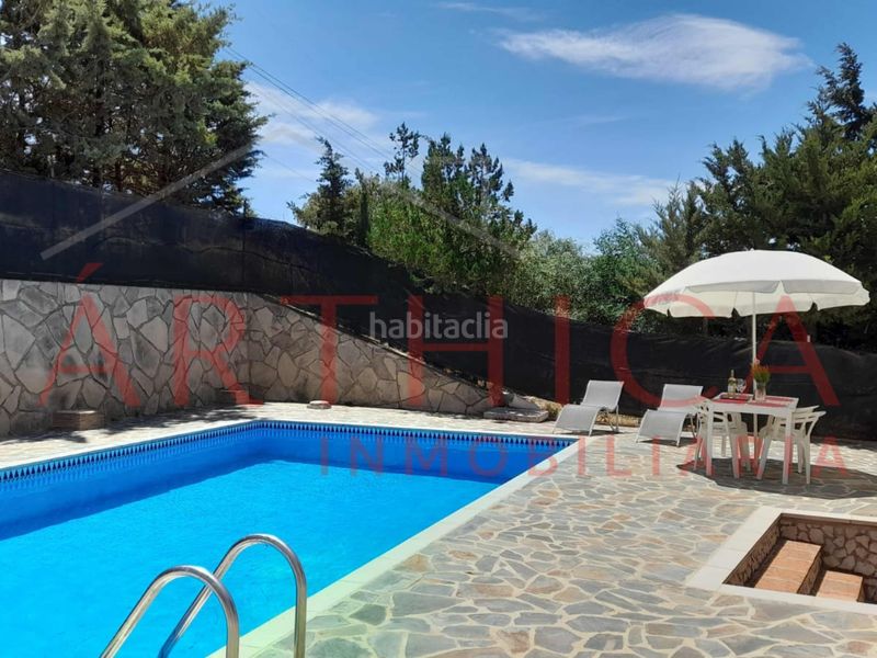 Foto 93192f36-0559-427c-8bf2-5a6b31014818. Chalet con camino parcheggio piscina in Valle de Abdalajís