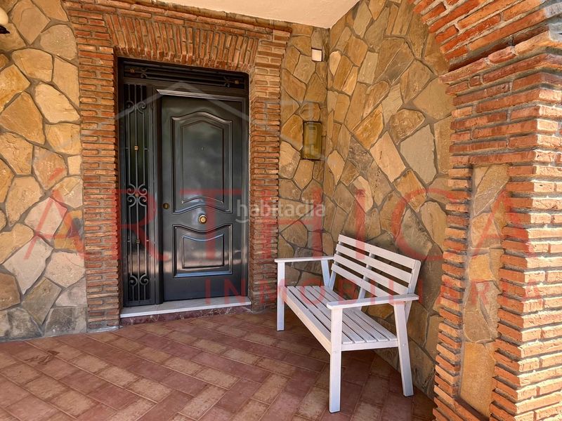 Foto b5b8d940-b26a-458d-b518-6f92be02150a. Chalet con camino parcheggio piscina in Valle de Abdalajís