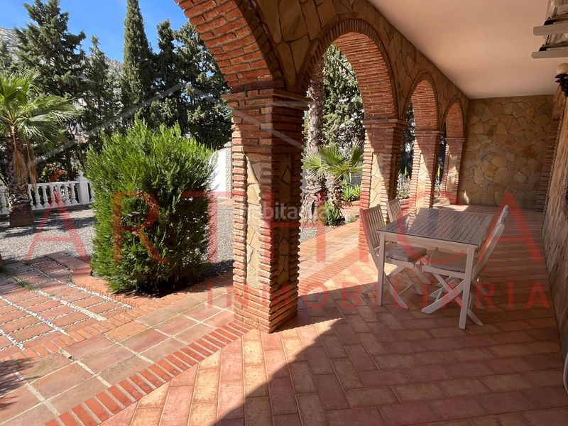 Foto b7d9f554-96bc-44eb-9969-b10523d90745. Chalet con camino parcheggio piscina in Valle de Abdalajís