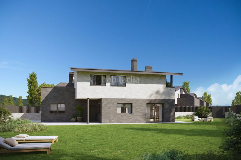 Foto 7a8a117e-d89a-45c6-886f-bd3284c057e4. Casa aparellada 219m<sup>2</sup> amb xemeneia calefacció aparcament piscina a Begues