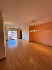 Pis  Avinguda de l'eramprunyà. Se vende piso en gavá.