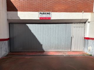 Location Parking voiture à Carrer de la mare de déu de montserrat 142. Alquiler plaza de parking en viladecans