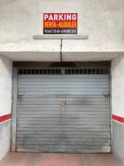 Lloguer Aparcament de moto a Carrer de prat de la riba 8. Alquiler de plaza para moto en viladecans