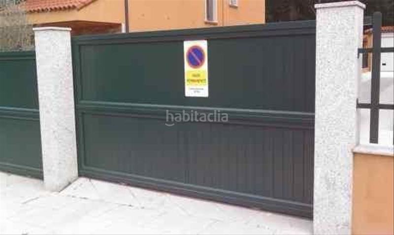 Foto dfee0f70-eb2f-497b-9491-adb0e7e3b371. Location parking voiture dans carrer de narcís monturiol 1 dans Viladecans