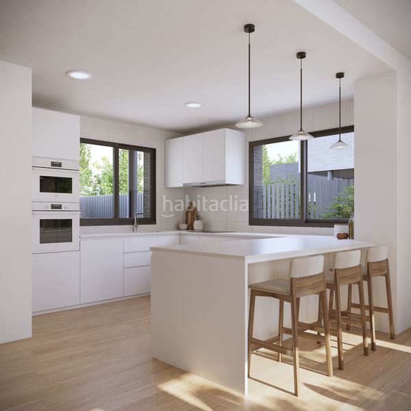 Foto b13e88e5-8280-4f51-be23-fbc784f5a717. Casa aparellada 219m<sup>2</sup> amb xemeneia calefacció aparcament piscina a Begues