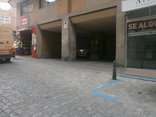 Lloguer Aparcament cotxe a Centro. Se alquila plaza de garaje en centro