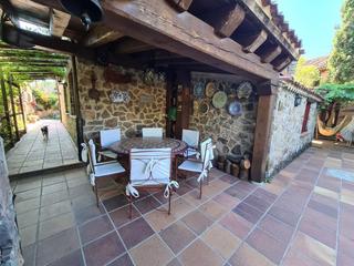 Casa a Sotosalbos. Magnifica casa de piedra en venta en sotosalbos