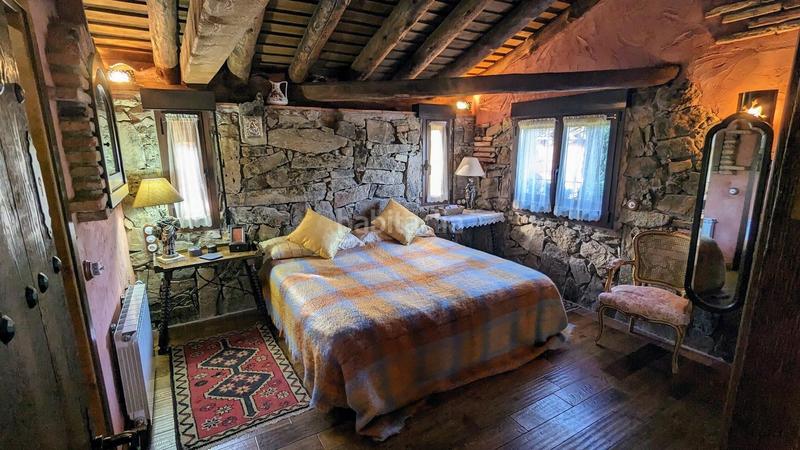 Foto a26f93fc-16a8-4a5a-8672-8904227d9cfd. Casa amb calefacció a Sotosalbos