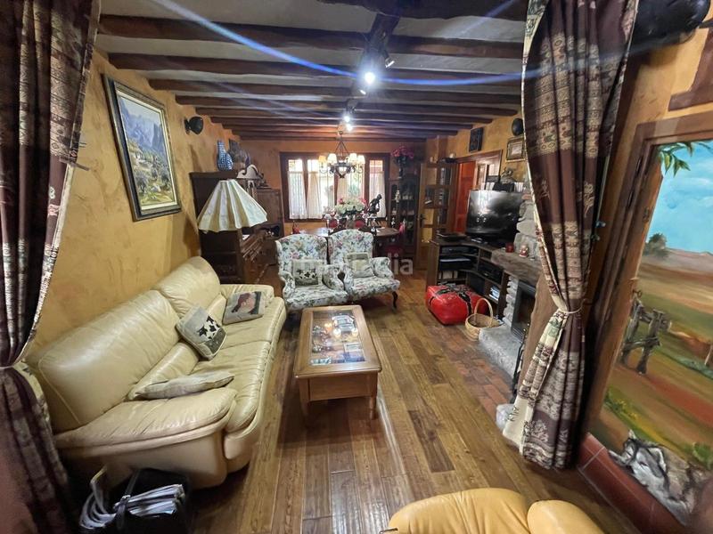 Foto ffca7cc0-9196-48ad-ad5b-2d173141d99d. Casa amb calefacció a Sotosalbos