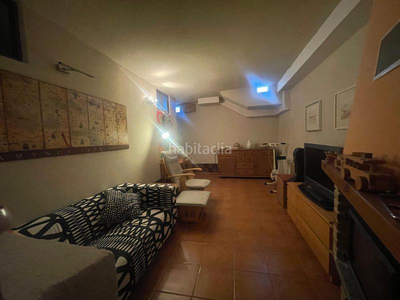 Foto 69b1bcdb-e188-4f40-84c3-c13a30f2e061. Casa aparellada amb calefacció aparcament a San Lorenzo - San Marcos Segovia