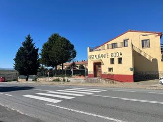Masia a Roda de Eresma. Edificio con terreno en roda de eresma
