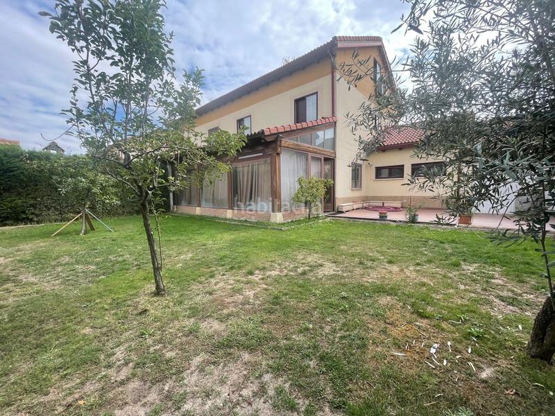 Foto 08b37126-dacd-4f1c-8439-3d17ec46bcb2. Towny house with heating parking in Hontanares de Eresma