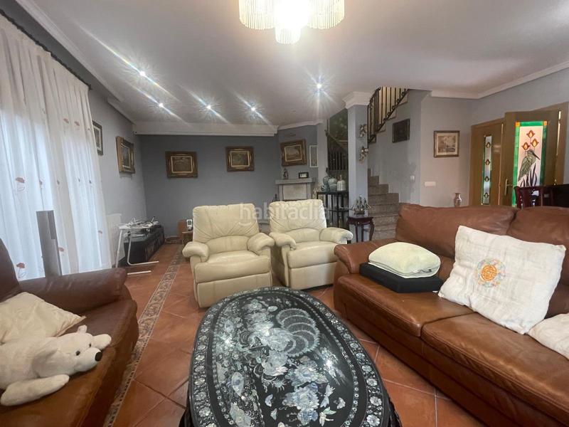 Foto 0f9d4618-0eb2-41ce-a528-f7bd37ee17ba. Towny house with heating parking in Hontanares de Eresma