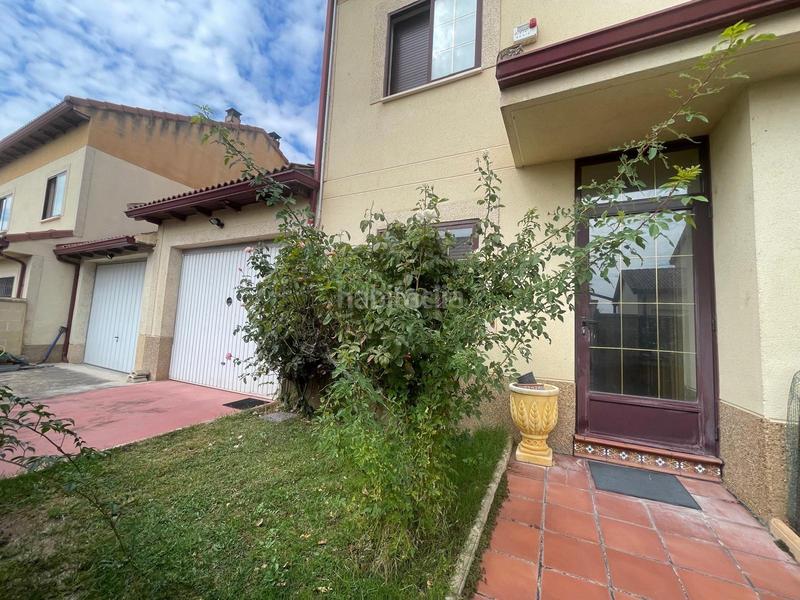 Foto 717fa4ef-227f-4ab7-8bbd-e97b7fe699ed. Towny house with heating parking in Hontanares de Eresma