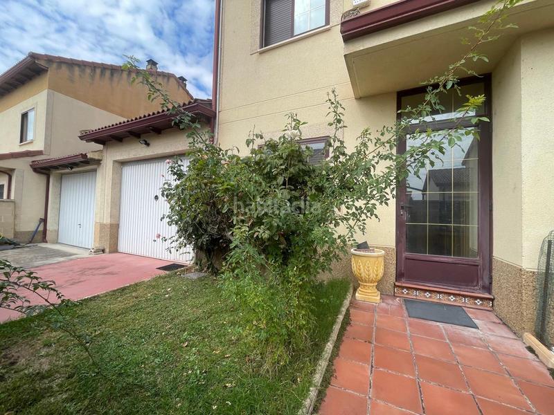 Foto 860c93d3-5f18-46cc-9341-dae0ed444777. Towny house with heating parking in Hontanares de Eresma