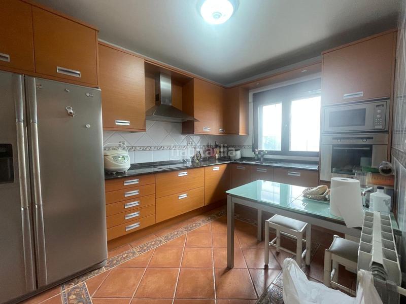 Foto c7d56f13-5a7a-4b7c-a1df-2efa2c951bcc. Towny house with heating parking in Hontanares de Eresma