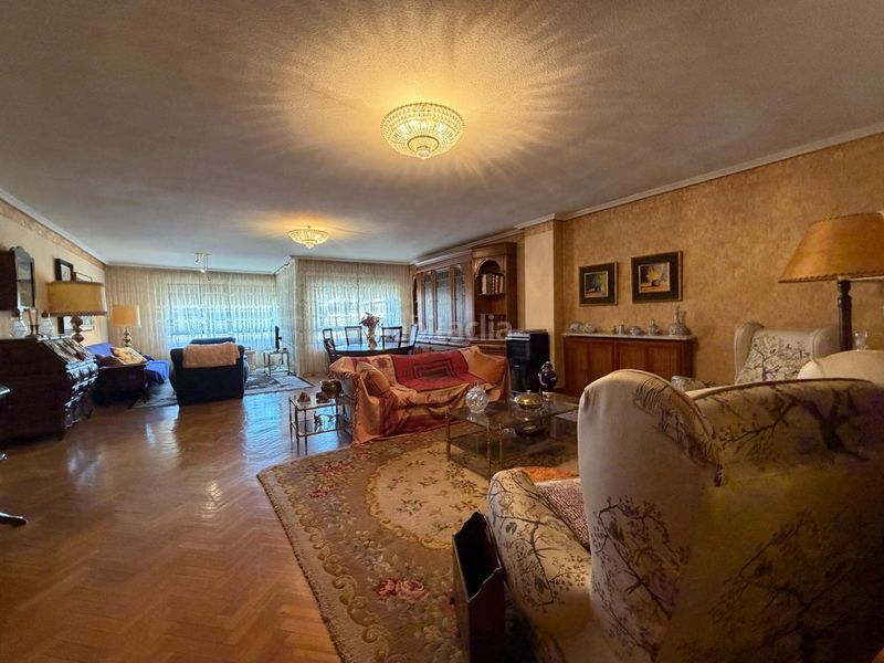 Foto 595fb909-6194-4d8a-8b73-3eba2e0e5399. Rent flat with pool in Centro Segovia