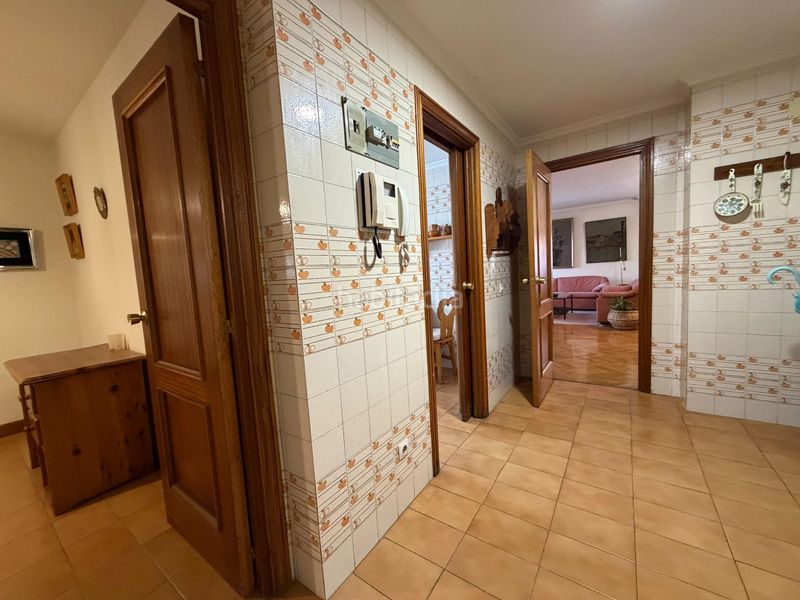 Foto d277504d-e342-40fd-abd1-5663a04a9a19. Pis amb calefacció aparcament piscina a Centro Segovia