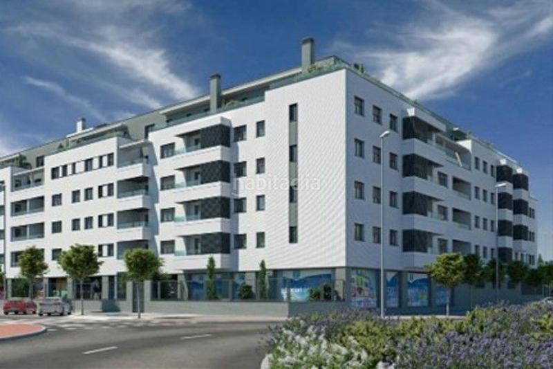 Foto 1980c1a6-653d-49e3-9e32-017e0f533026. Parking voiture dans bulevar del deporte dans Ayuntamiento - Avenida Siglo XXI Azuqueca de Henares