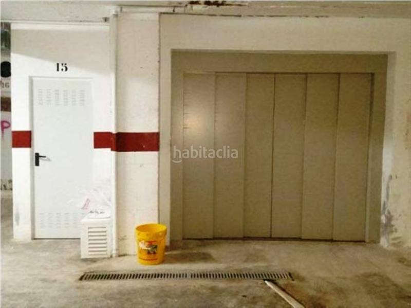 Foto 26fad0bb-5d95-4e84-8656-e34c369f2605. Parking voiture dans avenida andalucia dans Algarrobo Costa