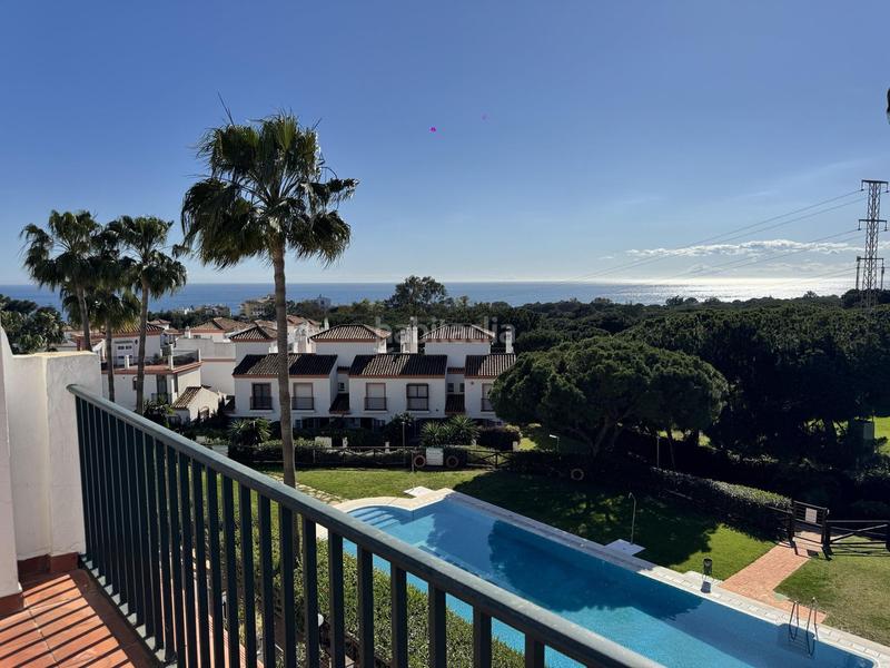 Foto 4034a2e8-af65-4ea0-946c-5060b7f273d2. Casa adosada en Cabopino - Artola Marbella