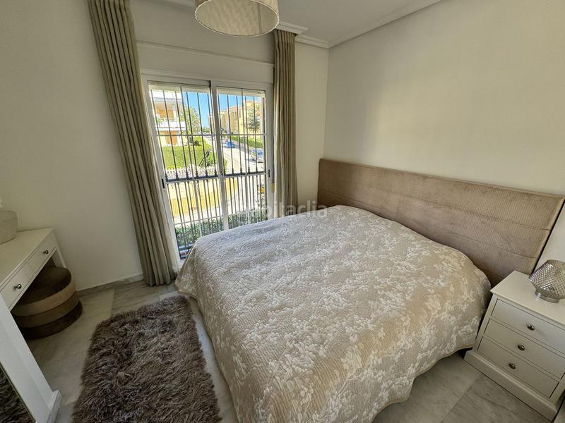 Foto 4277e02f-76cf-46ee-803f-c69588a30898. Reihenhaus mit parking pool in Cabopino - Artola Marbella