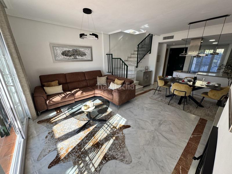 Foto 2ec0d6bd-d968-4462-9aae-9cfe2e4d091e. Semi detached house with parking pool in Cabopino - Artola Marbella