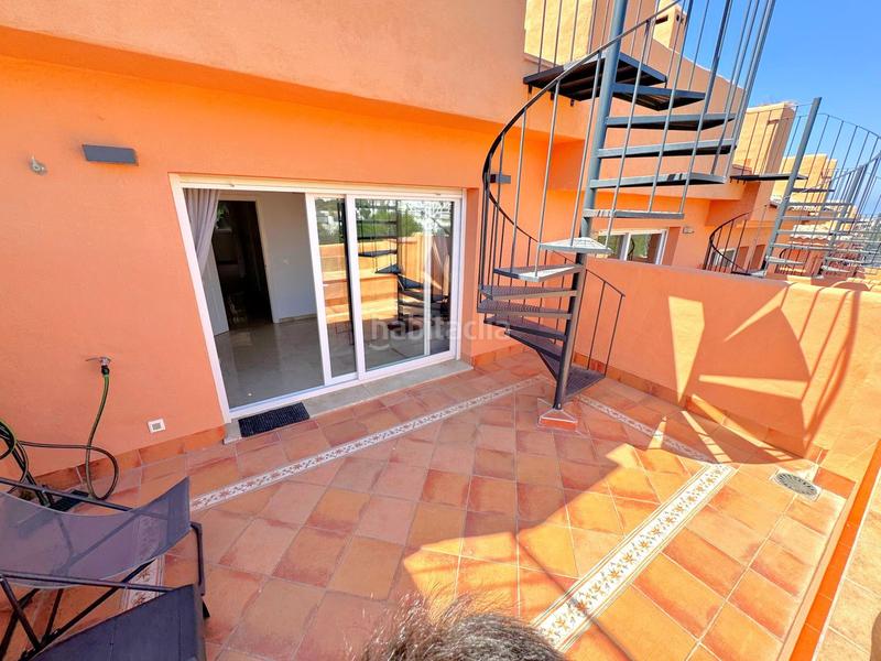 Foto 6bcdfec1-ebb4-4b1d-8cf7-eb72a8e7e0eb. Casa a schiera con parcheggio piscina in Cabopino - Artola Marbella