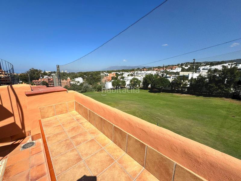 Foto c4c25b49-8d20-4945-b2ae-dfabcc2d8f57. Casa a schiera con parcheggio piscina in Cabopino - Artola Marbella