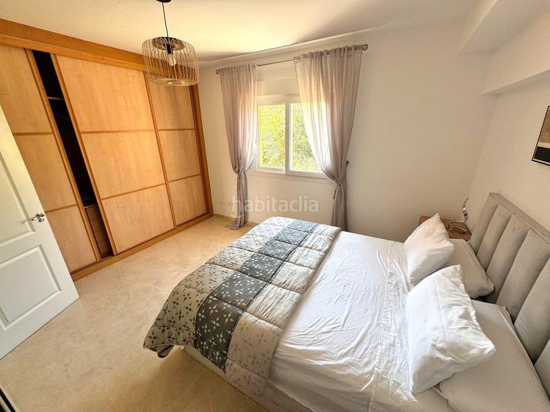 Foto 8fd09e98-94f0-4e7f-bf66-3b415a871717. Semi detached house with parking pool in Cabopino - Artola Marbella