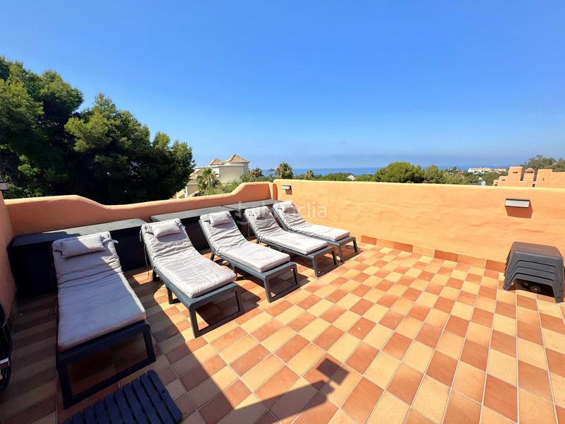 Foto d483e85b-1bb0-4d7d-bc5d-d9fee7911bcd. Semi detached house with parking pool in Cabopino - Artola Marbella
