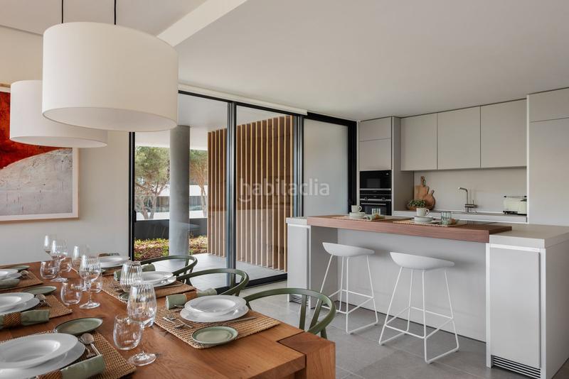 Foto 109e09b9-06b2-4533-86c4-bbcf8678a500. Ground floor with parking pool in Sotogrande alto Sotogrande